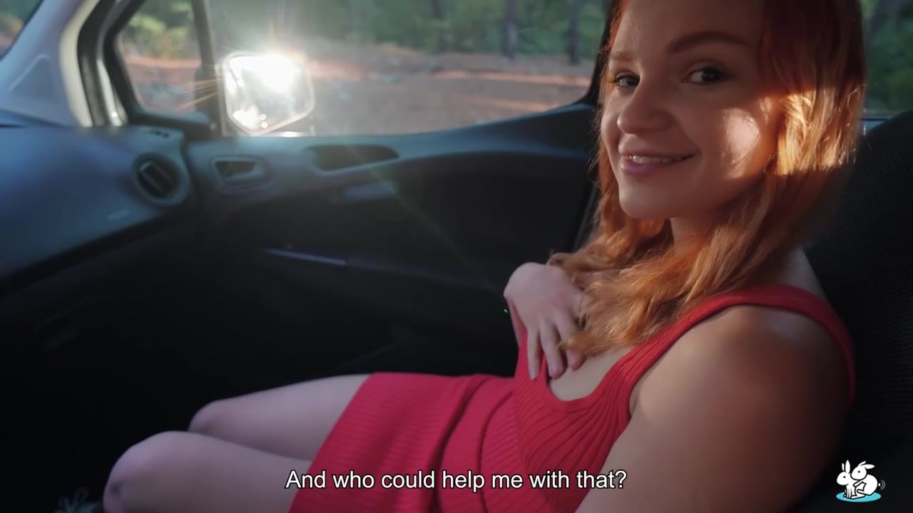 Пышногрудая Узбечка садится на баклажку ванны