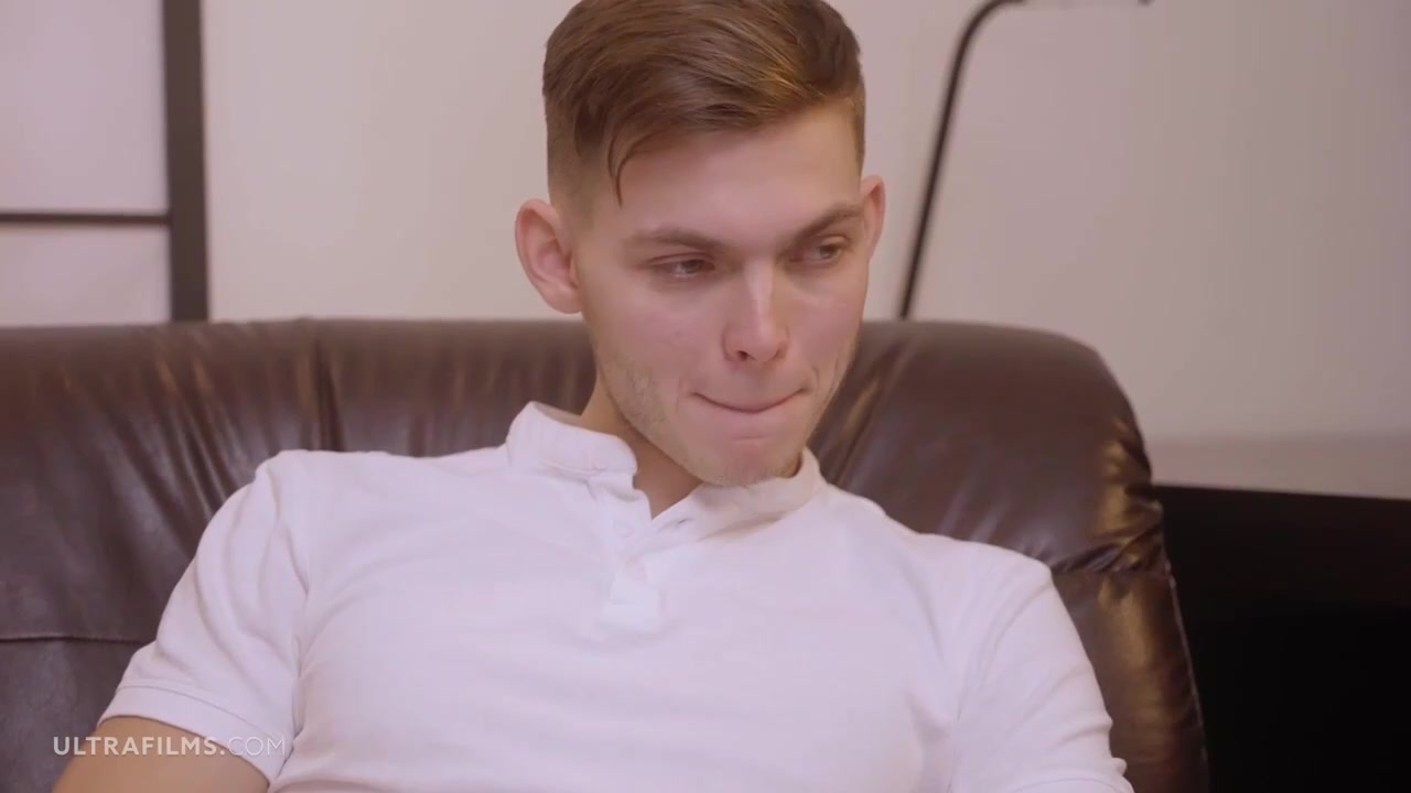 Узбекская красотка шалит на камеру